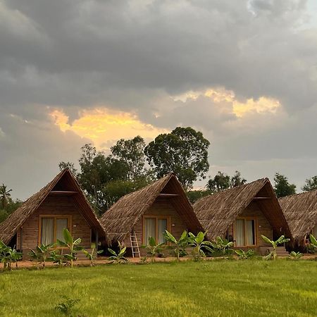 Tropical Hampi Hotel Exterior photo